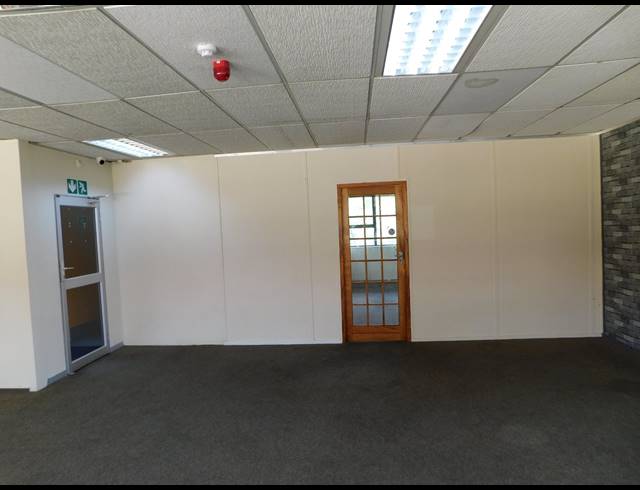 684M² OFFICE TO LET IN FERNDALE